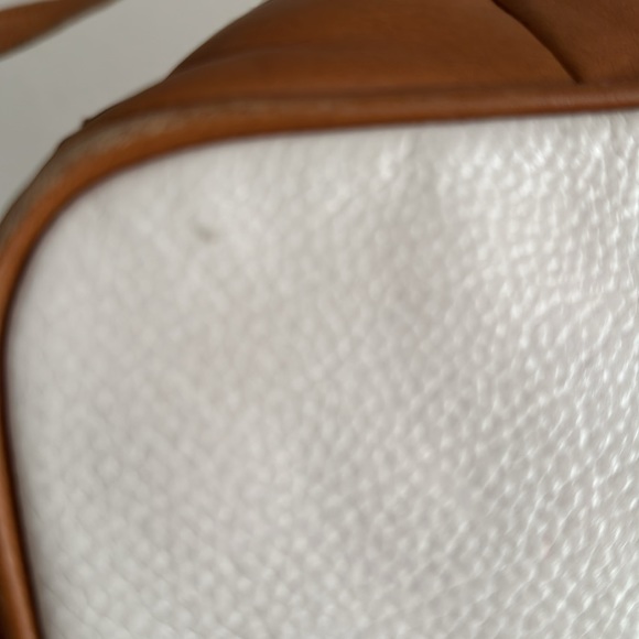 Unisa white and tan leather crossbody bag with an adjustable strap - Picture 9 of 14